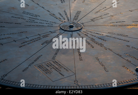 Il toposcope sul vertice del Long Mynd, vicino a Church Stretton, Shropshire, Inghilterra, Regno Unito Foto Stock