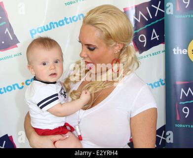 Coco Austin e Jeff Timmons assiste il Mix 94,1 "Pet-A-Palooza' a Sunset Park offre: Coco Austin dove: Las Vegas, Nevada, Stati Uniti quando: 14 Apr 2013 Foto Stock