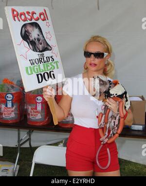 Coco Austin e Jeff Timmons assiste il Mix 94,1 "Pet-A-Palooza' a Sunset Park offre: Coco Austin dove: Las Vegas, Nevada, Stati Uniti quando: 14 Apr 2013 Foto Stock