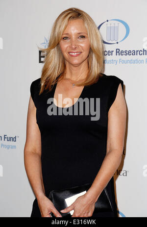 16Th Annual FEI donne''s Cancer Research Fund "Una serata indimenticabile" presentato da Saks Fifth Avenue al Beverly Wilshire Hotel dotato di: Lisa Kudrow dove: Los Angeles, CA, Stati Uniti quando: 02 Maggio 2013 Foto Stock