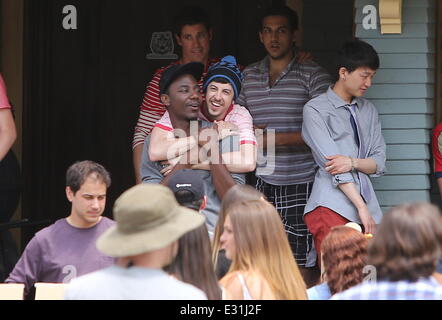 Gli attori sul set di "Townies' dotate di: Christopher Mintz-Plasse dove: Los Angeles, California, Stati Uniti quando: 09 Maggio 2013 Foto Stock