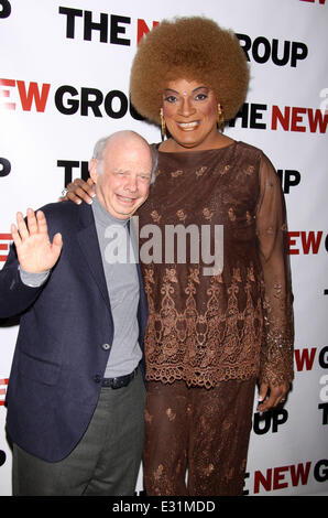 Serata di Apertura dopo essere partito per 'Bunty Berman presenta" tenutasi presso l'Hotel dotato di: Wallace Shawn,flottiglia DeBarge dove: New York, NY, Stati Uniti quando: 10 Maggio 2013 Foto Stock