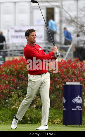 Celebrità competere nella tazza di Celebrity Golf Tournament come parte del Golf Live al Celtic Manor hotel e campo da golf con: Gethin Jones dove: Newport, Wales quando: 11 Maggio 2013 Foto Stock