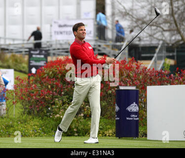 Celebrità competere nella tazza di Celebrity Golf Tournament come parte del Golf Live al Celtic Manor hotel e campo da golf con: Gethin Jones dove: Newport, Wales quando: 11 Maggio 2013 Foto Stock