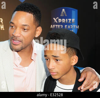 Will Smith e Jaden Smith partecipare a "Dopo la terra" Giorno al Miami Science Museum offre: Will Smith, Jaden Smith Dove: Miami, Foto Stock