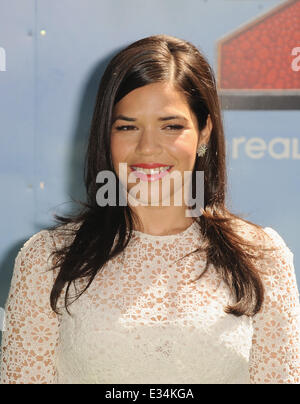 Londra, Regno Unito. Il 22 giugno, 2014. America Ferrera che assiste il Regno Unito lo screening di gala di 'Come addestrare il vostro drago 2' al VUE Leciester Square. Credito: Ferdaus Shamim/ZUMA filo/ZUMAPRESS.com/Alamy Live News Foto Stock