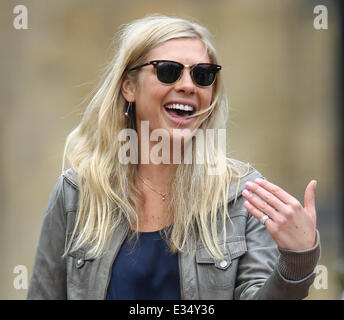 Chelsy Davy a Alnwick Castle in seguito a una prova davanti a Lady Melissa Percy wedding di Thomas Van Strabenzee. Chelsea sarà una damigella al matrimonio. Dotato di: Chelsy Davy dove: Alnwick, Northumberland, Regno Unito quando: 21 Giu 2013 Foto Stock