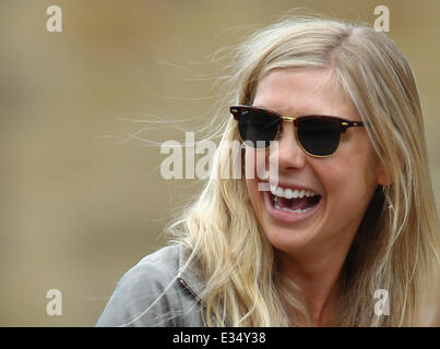 Chelsy Davy a Alnwick Castle in seguito a una prova davanti a Lady Melissa Percy wedding di Thomas Van Strabenzee. Chelsea sarà una damigella al matrimonio. Dotato di: Chelsy Davy dove: Alnwick, Northumberland, Regno Unito quando: 21 Giu 2013 Foto Stock