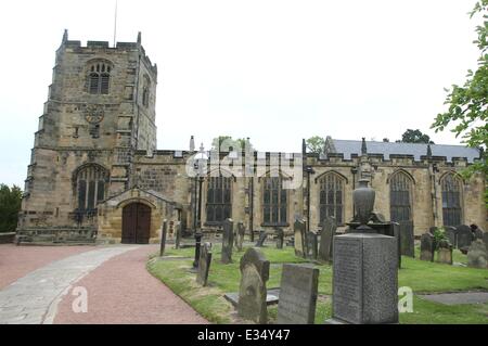 Chelsy Davy a Alnwick Castle a seguito di una prova prima di Percy wedding di Thomas Van Strabenzee dotate: atmosfera dove: Alnwick , Northumberland, Regno Unito quando: 21 Giu 2013 Foto Stock