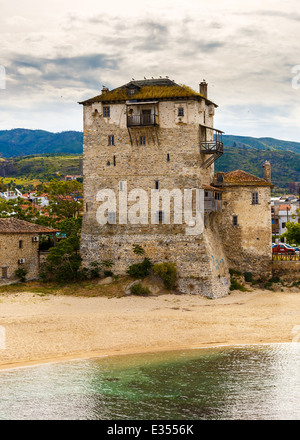 La torre Prosforio in Ouranoupolis, Calcidica, Grecia Foto Stock