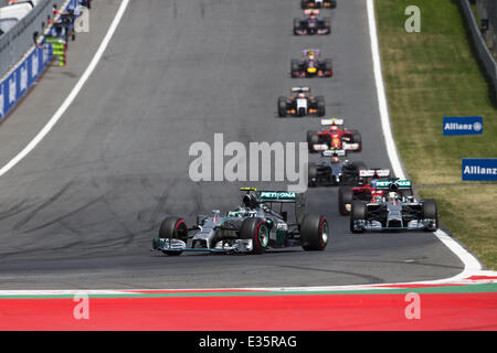 Spielberg, Austria. Il 22 giugno, 2014. Nico Rosberg della Germania e la Mercedes AMG Petronas F1 unità del team durante il periodo della Formula 1 Austrian Grand Prix 2014 in Spielberg, Austria. Credito: James Gasperotti/ZUMA filo/ZUMAPRESS.com/Alamy Live News Foto Stock