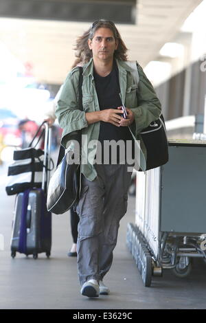 'Sopranos' star Michael Imperioli visto arrivare all'aeroporto LAX con: Michael Imperioli dove: Los Angeles, CA, Regno Stat Foto Stock