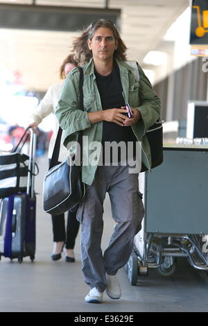 'Sopranos' star Michael Imperioli visto arrivare all'aeroporto LAX con: Michael Imperioli dove: Los Angeles, CA, Regno Stat Foto Stock