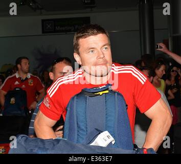 I deputati irlandesi del British & Irish Lions touch down presso l'aeroporto di Dublino con: Brian O'Driscoll dove: Dublino, Irlanda Foto Stock