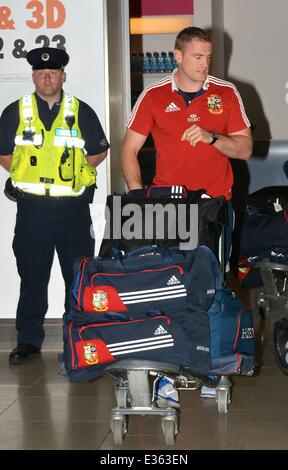 I deputati irlandesi del British & Irish Lions touch down presso l'aeroporto di Dublino con: Jamie Heaslip dove: Dublino, Irlanda quando: 10 Lug 2013 Foto Stock