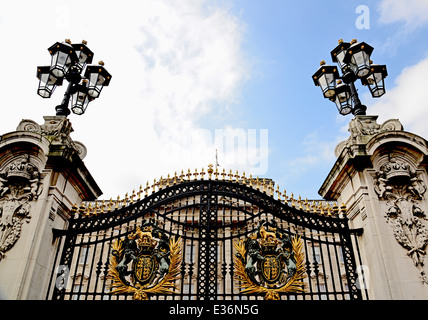 Cancello di ingresso a Buckingham Palace di Londra Foto Stock