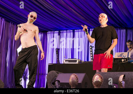 Latitude Festival 2013 - Giorno 2 dotata di: Rubberbandits dove: Southwold, Regno Unito quando: 19 Lug 2013 Foto Stock