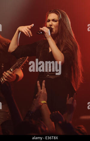 Amaranthe esegue dal vivo presso il Virgin Mobile Mod Club durante il loro primo North American headline tour con: Elize Ryd,Amaranthe dove: Toronto, Canada quando: 20 Lug 2013 Foto Stock