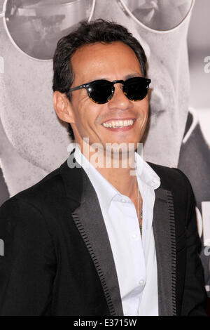 Musicista latino Marc Anthony promtes il suo nuovo album 3.0 all'esperienza NBC store con: Marc Anthony dove: New York, NY, Foto Stock