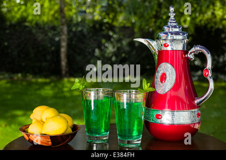 Mint limonata è un arabo tradizionale bevanda rinfrescante Foto Stock