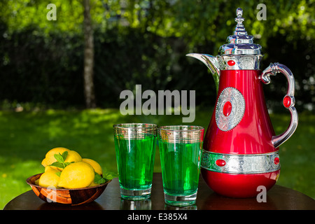 Mint limonata è un arabo tradizionale bevanda rinfrescante Foto Stock