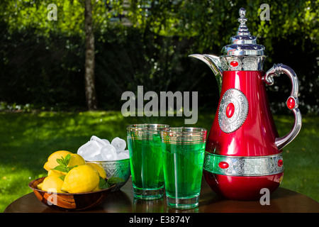 Mint limonata è un arabo tradizionale bevanda rinfrescante Foto Stock