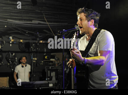 Matt Cardle e Melanie C effettuando in corrispondenza di G-A-Y con: Matt Cardle dove: Londra, Regno Unito quando: 17 Ago 2013 Foto Stock