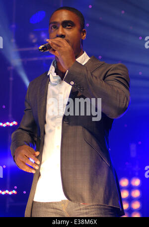 Popfest 2013 al Castle Howard - spettacoli con: Simon Webbe,blu dove: York, Regno Unito quando: 18 Ago 2013 Foto Stock