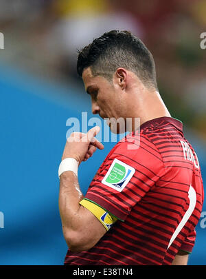 Manaus, Brasile. Il 22 giugno, 2014. Cristiano Ronaldo del Portogallo reagisce durante la Coppa del Mondo FIFA 2014 Gruppo G turno preliminare match tra Stati Uniti e Portogallo all'Arena Amazonia Stadium di Manaus, Brasile, 22 giugno 2014. Foto: Marius Becker/dpa/Alamy Live News Foto Stock