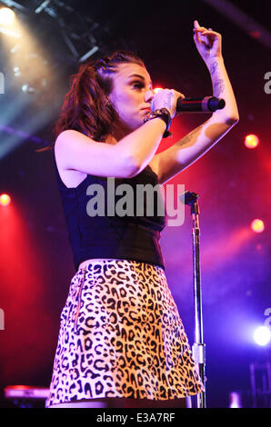 Cher Lloyd, quinto armonia, Jackson Guthy e Natalie estere esibirsi in concerto presso al Best Buy Theatre dotato di: Cher Lloyd dove: New York City, NY, Stati Uniti quando: 07 Set 2013 Foto Stock