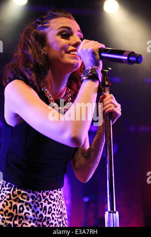 Cher Lloyd, quinto armonia, Jackson Guthy e Natalie estere esibirsi in concerto presso al Best Buy Theatre dotato di: Cher Lloyd dove: New York City, NY, Stati Uniti quando: 07 Set 2013 Foto Stock