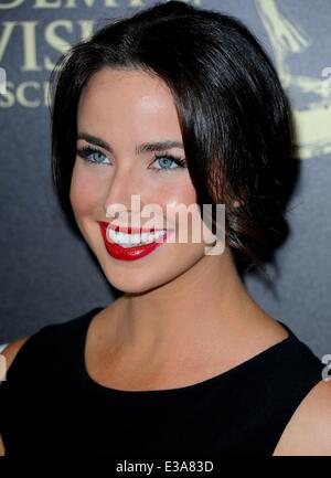 Beverly Hills, CA. Il 22 giugno, 2014. Ashleigh Brewer presso gli arrivi per 2014 ore diurne Emmy Awards - Arrivi 1, il Beverly Hilton Hotel di Beverly Hills, CA 22 Giugno 2014. Credito: Elizabeth Goodenough/Everett raccolta/Alamy Live News Foto Stock