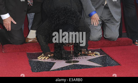 Barry White postumo onorato con la stella sulla Hollywood Walk of Fame per il suo compleanno con: Glodean bianca dove: Los Angeles, CA, Stati Uniti quando: 12 set 2013 NN.com Foto Stock