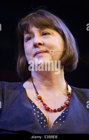 Heidi Thomas sceneggiatore e drammaturgo parlando di chiamare la levatrice a Hay Festival 2014 ©Jeff Morgan Foto Stock