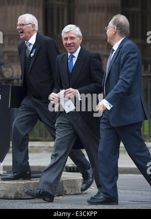 I giudici a piedi verso le Case del Parlamento dopo aver frequentato il loro servizio annuale presso l'Abbazia di Westminster. Dotato di: Jack Straw dove: Londra, Regno Unito quando: 01 Ott 2013 Foto Stock