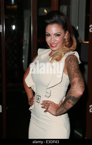 Jodie Marsh festeggia il suo nuovo TLC mostra, su steroidi e Jodie Marsh sul gioco con: Jodie Marsh dove: Londra, Regno Unito quando: 09 Ott 2013 Foto Stock