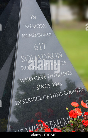 MEMORIAL A WOODHALL SPA IN LINCOLNSHIRE A TUTTI I MEMBRI DELLA RAF 617 Squadrone che sono stati uccisi dal WW2 Foto Stock