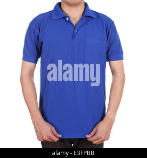 Blank blue Polo shirt (lato anteriore) sull uomo isolato su sfondo bianco Foto Stock
