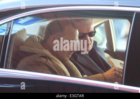 Celebrità gli ospiti che arrivano all'aeroporto di Tegel per frequentare Bambi Awards 2013. Dotato di: Heino Ferch Dove: Berlino, Germania Quando: 14 Nov 2013 Foto Stock