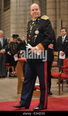 Monaco Giornata nazionale 2013 - Celebrazione della Santa Messa presso la cattedrale di Notre-dame Immaculee dotate: il Principe Alberto II di Monaco dove: Monaco, Monaco quando: 19 Nov 2013 Foto Stock