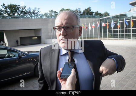 Il Lussemburgo. Il 23 giugno, 2014. Il ministro degli Affari Esteri olandese Frans Timmermans arriva per il Consiglio dei Ministri esteri Ue (FAC) al Consiglio europeo ha sede a Lussemburgo il 23.06.2014 . All'ordine del giorno dei ministri europei : Ucraina, Libia, Siria e Iraq. Credito: dpa picture alliance/Alamy Live News Foto Stock