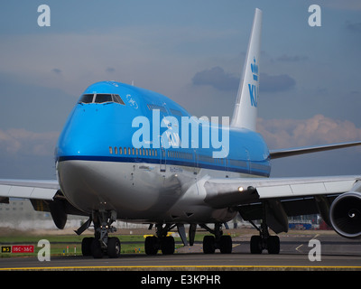 PH-BFG Boeing 747-406 KLM Royal Dutch Airlines in rullaggio a Schiphol (AMS - EHAM), Paesi Bassi, 18maggio2014, PIC-3 Foto Stock