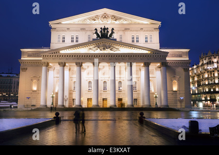 Vista notturna dello Stato accademico Teatro Bolshoi Opera e Balletto, Mosca, Russia Foto Stock