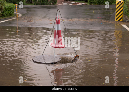 Amante Isola e Monkey Hill il bianco Tingchao Pavilion (un padiglione per l'ascolto della marea) Foto Stock