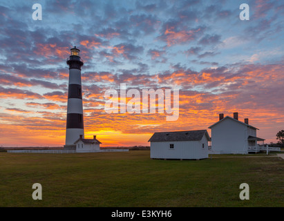 Cape Hatteras National Seashore, North Carolina: Bodie Island Lighthouse (1872) su North Carolina Outer Banks, sunrise Foto Stock