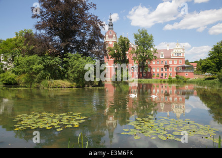 Neuen Schloss, Bad Muskau, nel Parco Muskauer, Fuerst Pueckler Park, Muskau Park, Bad Muskau, Bassa Sassonia, Germania Foto Stock