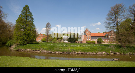 Wasserschloss Herten moated castle, Herten, distretto della Ruhr, Renania settentrionale-Vestfalia, Germania, Europa Foto Stock