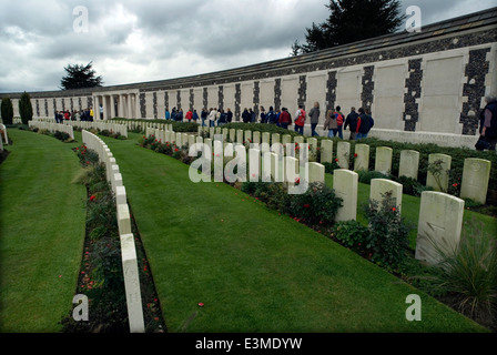 Tyne Cot WWI Cimitero ( 3587 sepolture), e Memorial (34949 nomi del mancante) a Passchendaele,vicino a Ypres,lebbroso,Belgio. Foto Stock