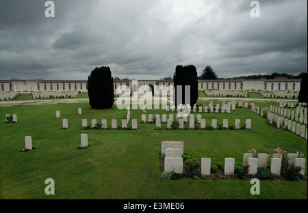 Tyne Cot WWI Cimitero ( 3587 sepolture), e Memorial (34949 nomi del mancante) a Passchendaele,vicino a Ypres,lebbroso,Belgio. Foto Stock