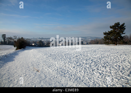 Coperta di neve sui campi di follia Hill, Faringdon, preso il giorno di Natale Foto Stock